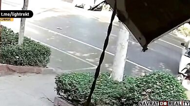 Ztráta kontroly nad vozidlem skončila srážkou ženy na skútru