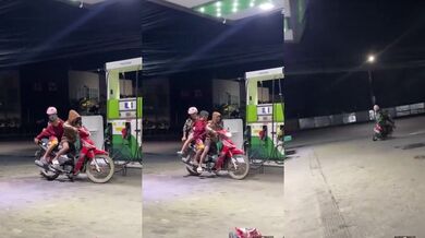 Tři mladíci se učí jezdit na skútru