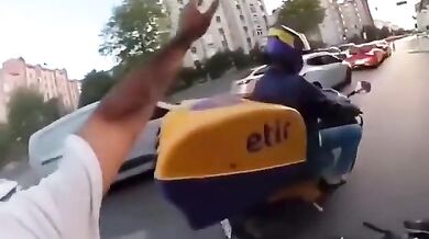 Odplata pro bezohledného řidiče skútru