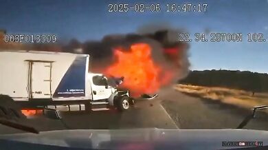 Ohnivá nehoda kamionu na dálnici