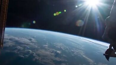 Jak vypadá západ slunce z vesmíru