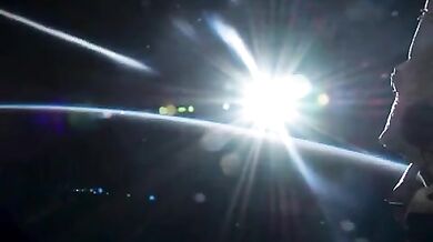 Jak vypadá západ slunce z vesmíru