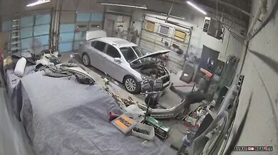 Pracovní nehoda v autoservisu