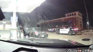 Muž se smrtelně postřelil na benzínové stanici v Illinois