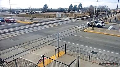 Nehoda v Utahu: Jeep skončil na kolejích a srazil se s vlakem