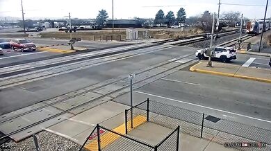 Nehoda v Utahu: Jeep skončil na kolejích a srazil se s vlakem