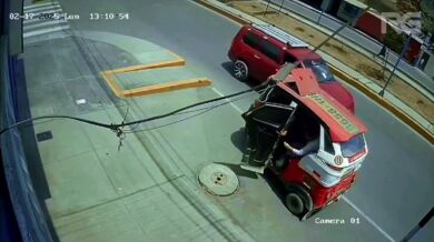 Žena zmizela v kanále po vystoupení z mototaxi