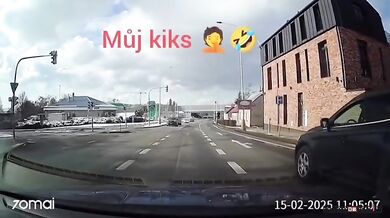 Odbočování s českým komentářem přítelkyně