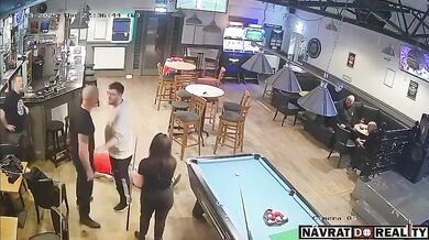 Opilec si sáhl na špatný zadek