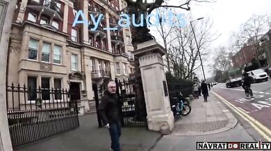 Muž spálil Korán před tureckým velvyslanectvím v Londýně