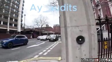 Muž spálil Korán před tureckým velvyslanectvím v Londýně