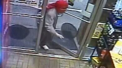 Zloděj nepočítal s pohotovým prodavačem