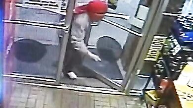 Zloděj nepočítal s pohotovým prodavačem