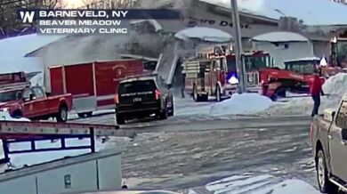 Těžký sníh způsobil zřícení hasičské stanice v New Yorku