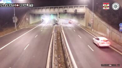 Opilá řidička nabourala do portálu Husovického tunelu