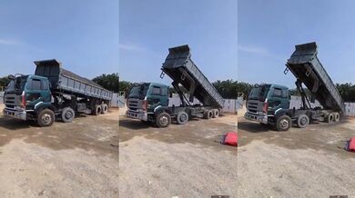 Nehoda při vysypávání nákladu z nákladního auta