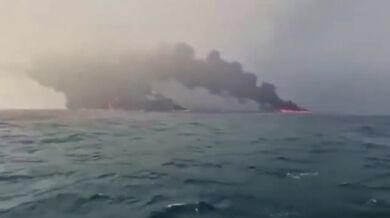 Tanker s palivem pro americkou armádu hoří u britského pobřeží po srážce s nákladní lodí