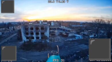 Přelet dronu nad ruským městem Sudža v Kurské oblasti