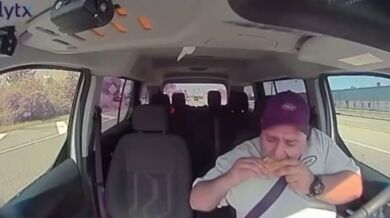 Nečekaná dopravní nehoda během svačinky