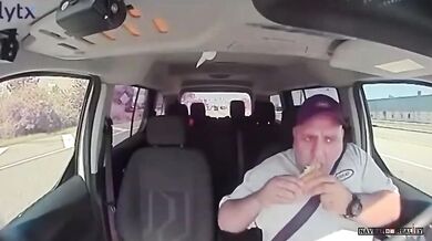 Nečekaná dopravní nehoda během svačinky