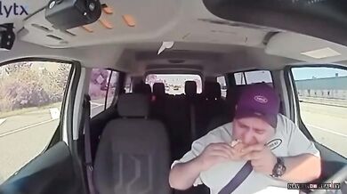 Nečekaná dopravní nehoda během svačinky