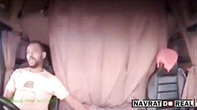 Řidič usnul za volantem a vyděsil svou ženu