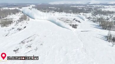 Odstřelování ledu kvůli uvolnění zamrzlých řek