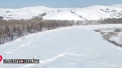 Odstřelování ledu kvůli uvolnění zamrzlých řek