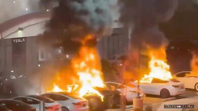 Zapálené Tesly v Las Vegas