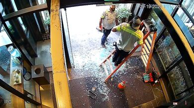 Nepovedená výměna skleněných dveří