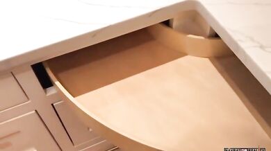 Velká zásuvka v kuchyni