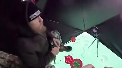 Když rybaříš na zamrzlém jezeře…