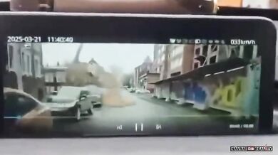 Řidič se jen o vlásek vyhnul pádu jeřábu