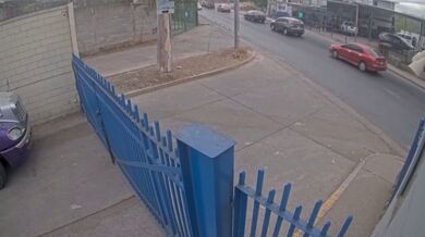 Řidič hrdinou: Zabránil horší nehodě, když selhaly brzdy školního autobusu