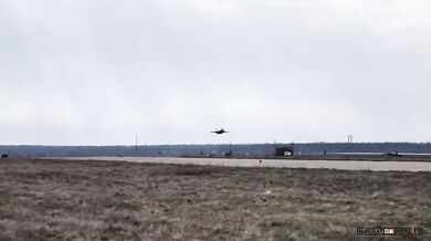 Ruský Su-34 přistál bez visutého podvozku