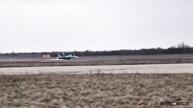 Ruský Su-34 přistál bez visutého podvozku