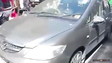 Díra na silnici v Indii