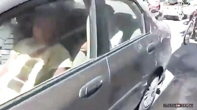 Díra na silnici v Indii