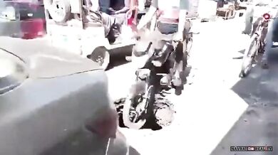 Díra na silnici v Indii