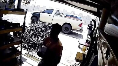 Muž jen o pár sekund unikl smrti