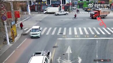 Cyklista dostal tvrdou ránu zezadu