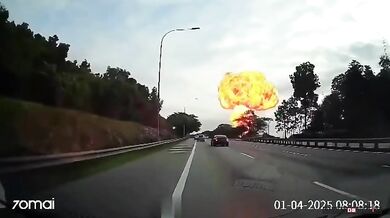 Výbuch plynovodu způsobil mohutný požár v Malajsii