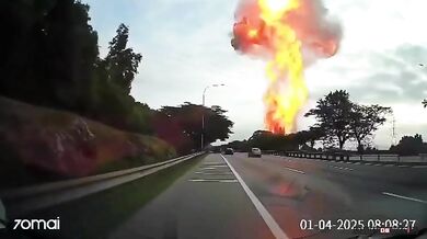 Výbuch plynovodu způsobil mohutný požár v Malajsii