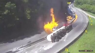 Tragédie na dálnici v Brazílii: převrácená cisterna s ethanolem zapálila 25 vozidel