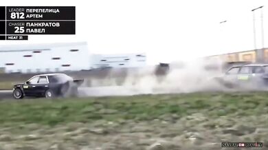 Pneumatika během závodu odletěla, pak se sama vrátila zpět