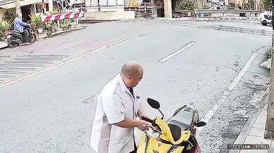 Zapomněl že veze manželku...