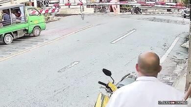 Zapomněl že veze manželku...