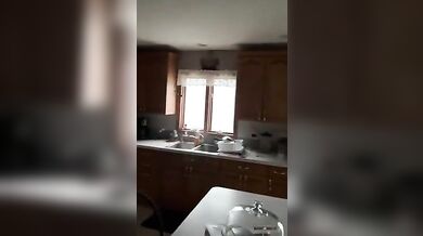 Obří kroupy v Nebrasce rozbíjely okna a ničily domy