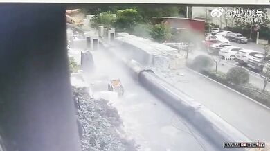 Klikař roku - Těsný únik před padajícím jeřábem