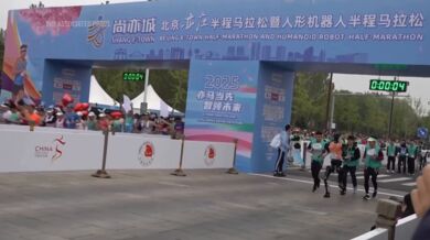 Roboti poprvé běželi půlmaraton – lidé je s přehledem porazili